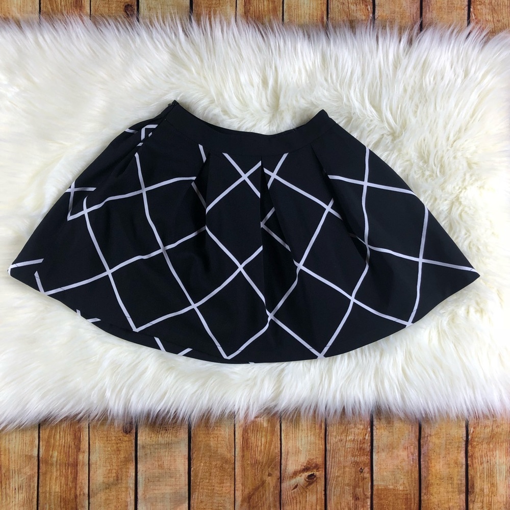 EMU Black and White Skirt